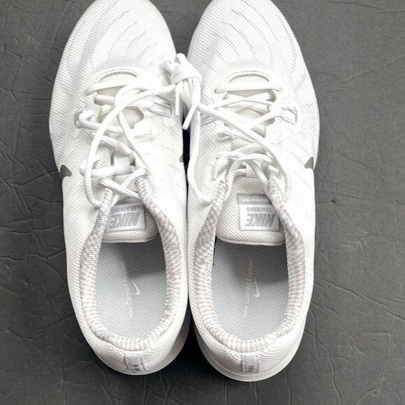 Nike In Season Tr 7 Shoes Womens 11 White Metallic Silver Training 909009-100 - Picture 3 of 10